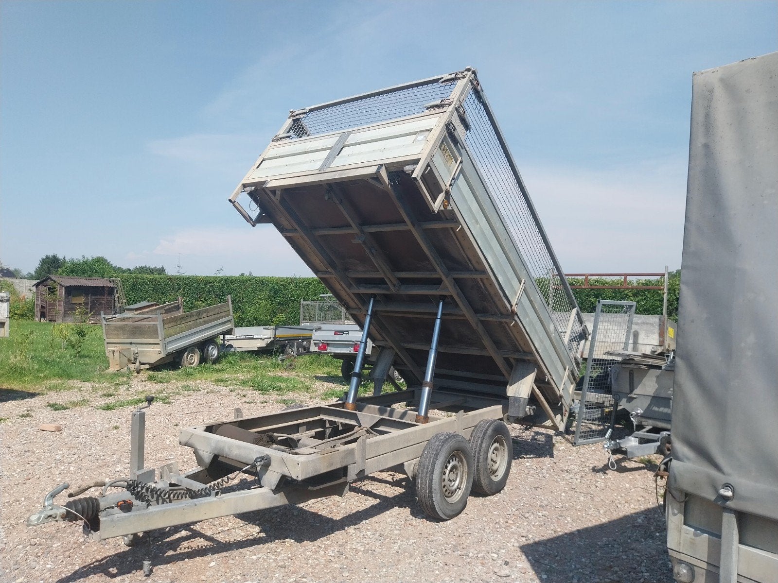 Grande remorque bw basculante électrique grillagé 3500kg