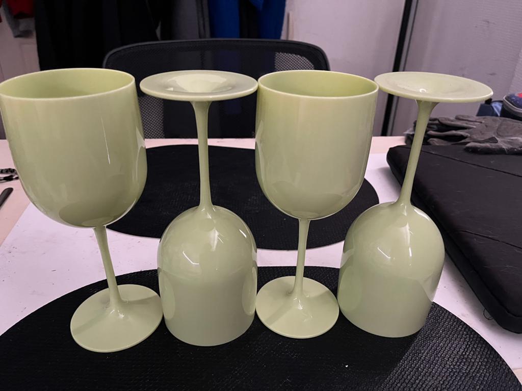 4 plastic wijnbekers, Huis en Inrichting, Keuken | Servies, Ophalen, Zo goed als nieuw