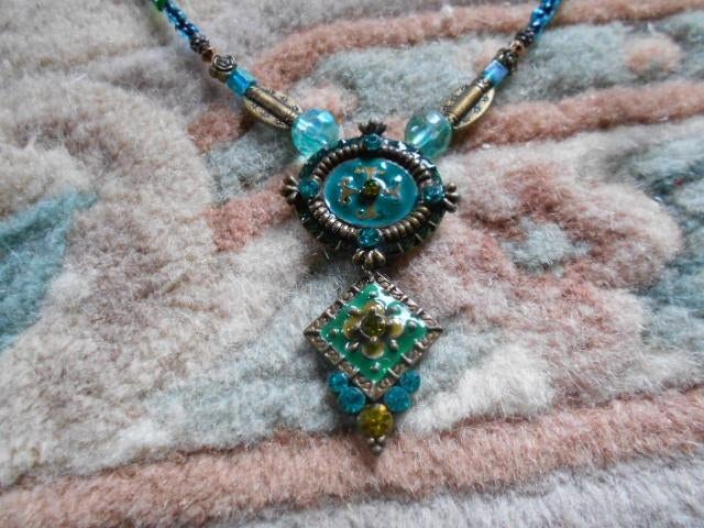 5 bijoux fantasie, bois, strass, verre...etc, Bijoux, Sacs & Beauté, Colliers, Enlèvement ou Envoi, Rose, Comme neuf, Synthétique