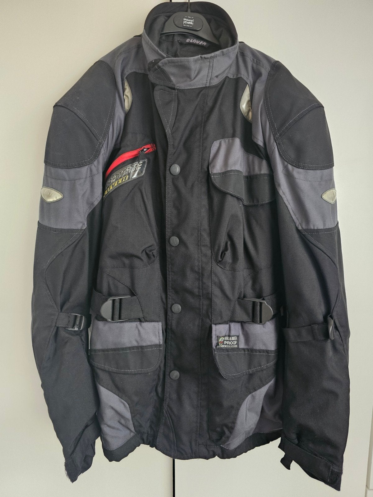 Veste moto Clover, Ophalen