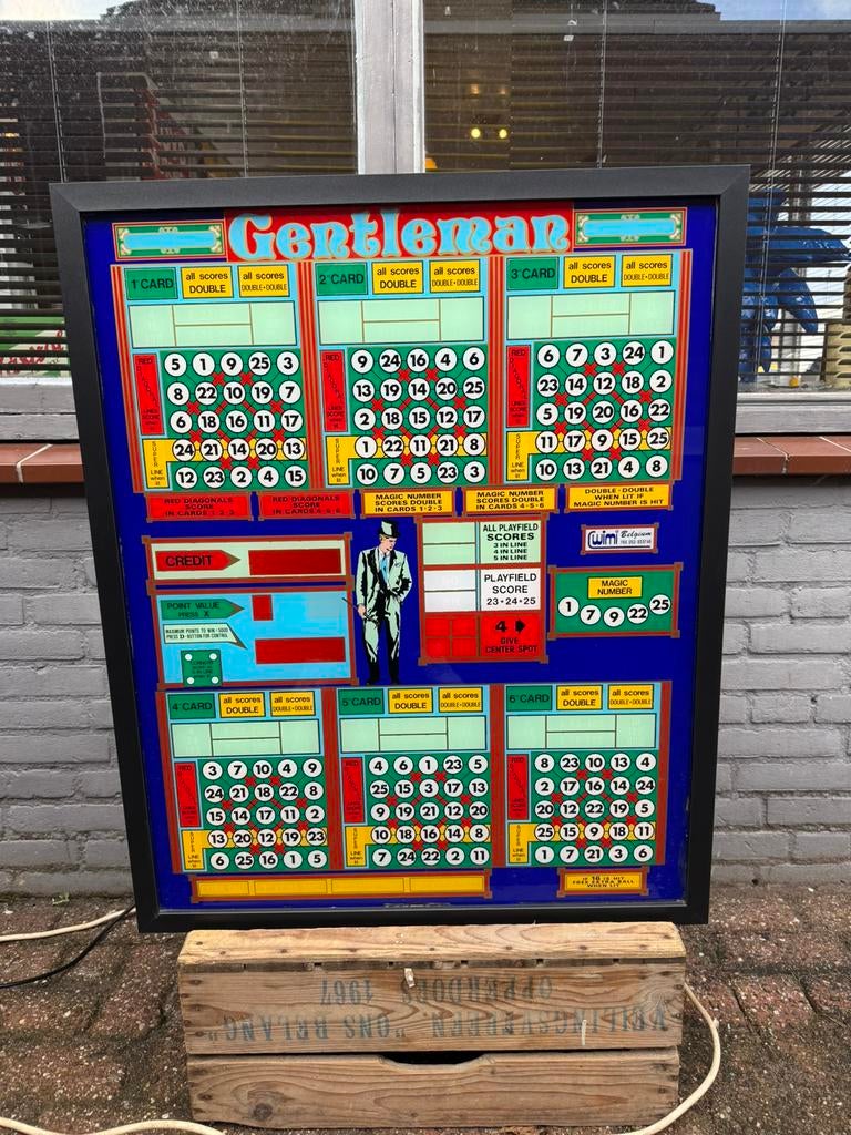 Vintage Gentleman gokkast / lichtbak, Overige munten, Ophalen, Gebruikt