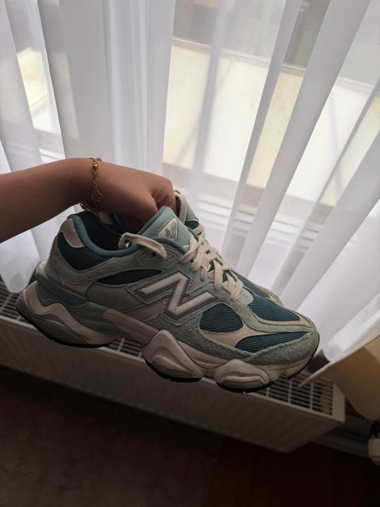New Balance 9060 Sneakers - Zo goed als nieuw, Ophalen, Zo goed als nieuw, Sneakers