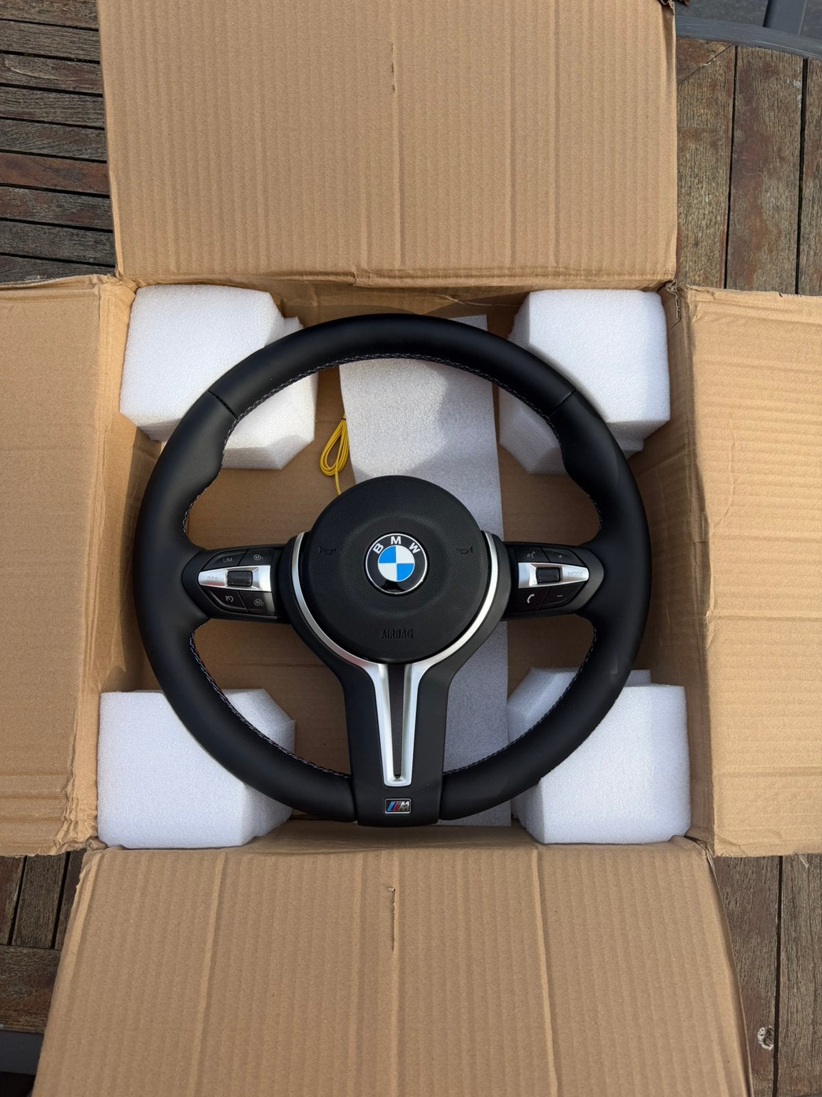 Volant Bmw pack M sport avec airbag, Autos : Pièces & Accessoires, Enlèvement ou Envoi, BMW