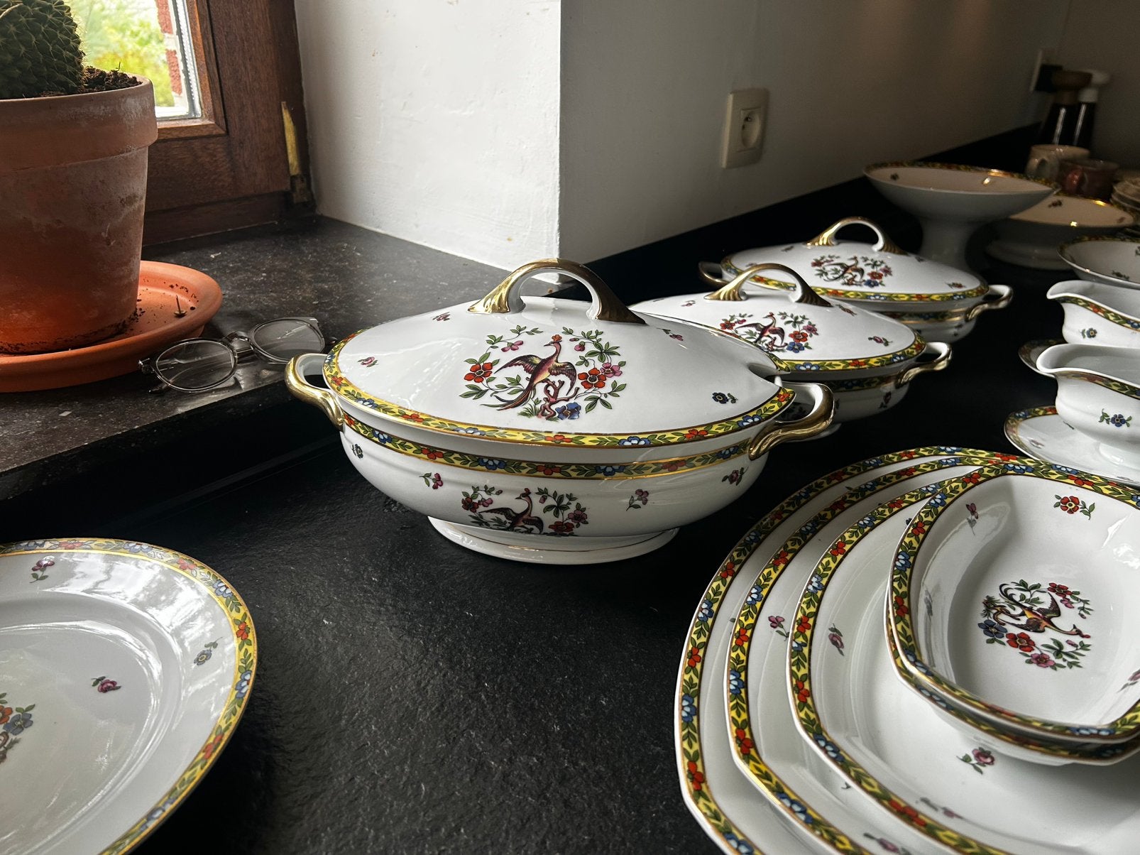 Porcelaine Tchécoslovaque, Enlèvement