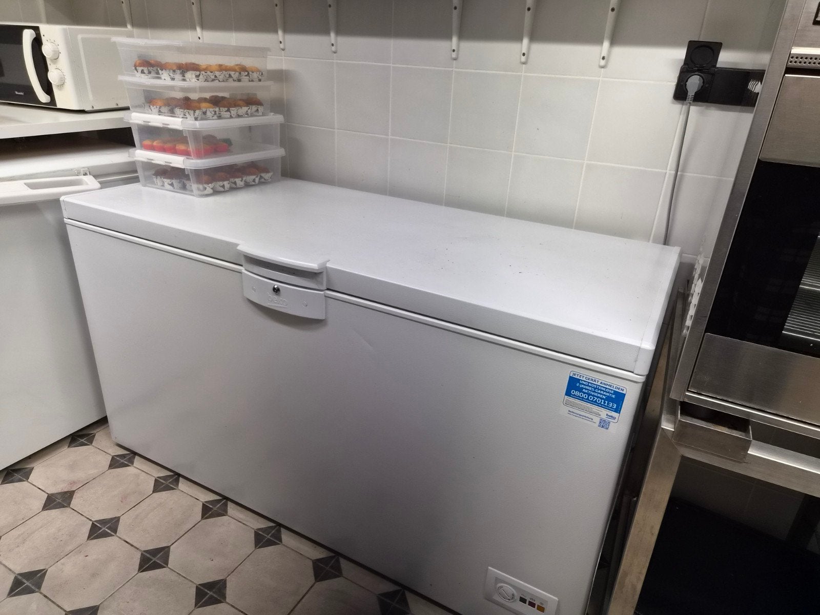 Grote koffervriezer, Elektronische apparatuur, Ophalen