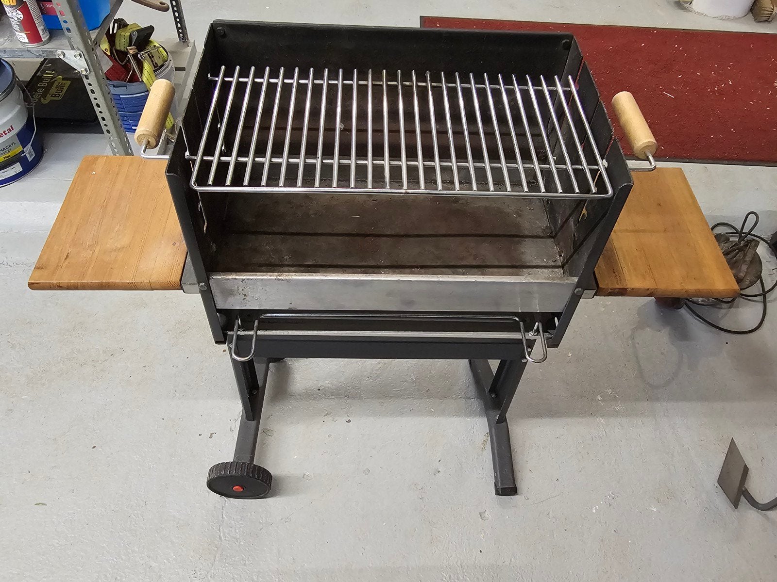Barbecue peu utilisé, Enlèvement