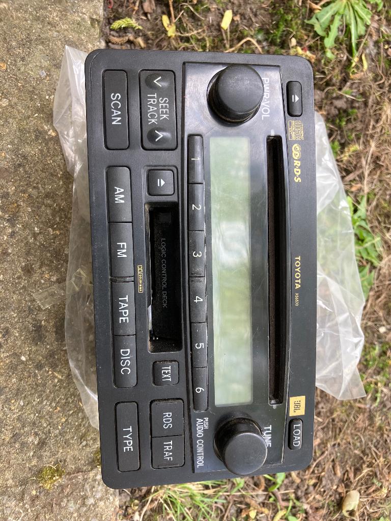 Autoradio Toyota, Enlèvement, Utilisé