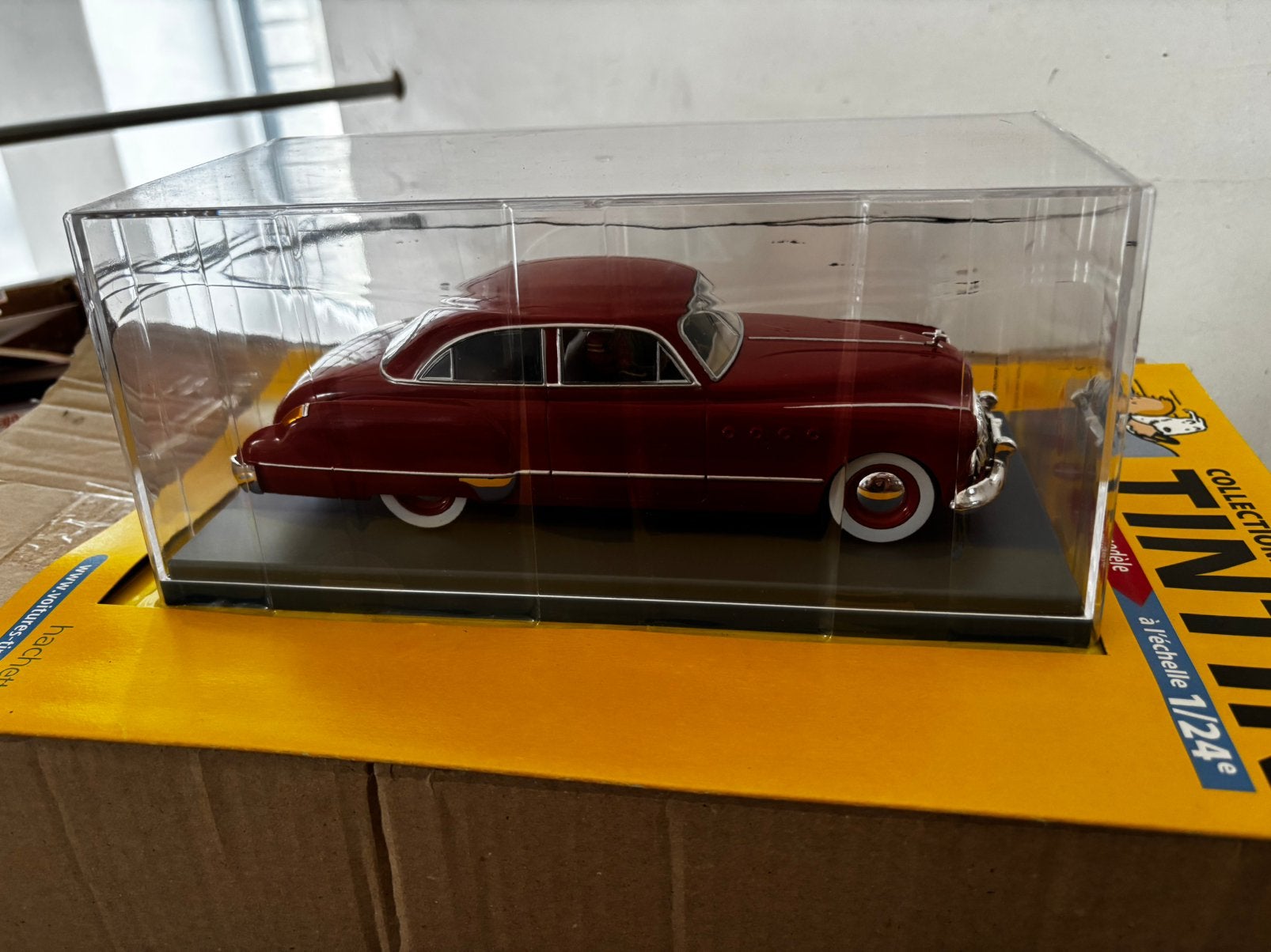 Voiture Tintin échelle 1:24e - n23 La Roadmaster de Müller, Enlèvement, Neuf