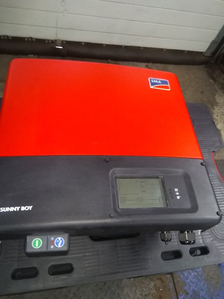 zonnepaneel omvormer SMA, Doe-het-zelf en Bouw, Ophalen, Gebruikt, 200 wattpiek of meer