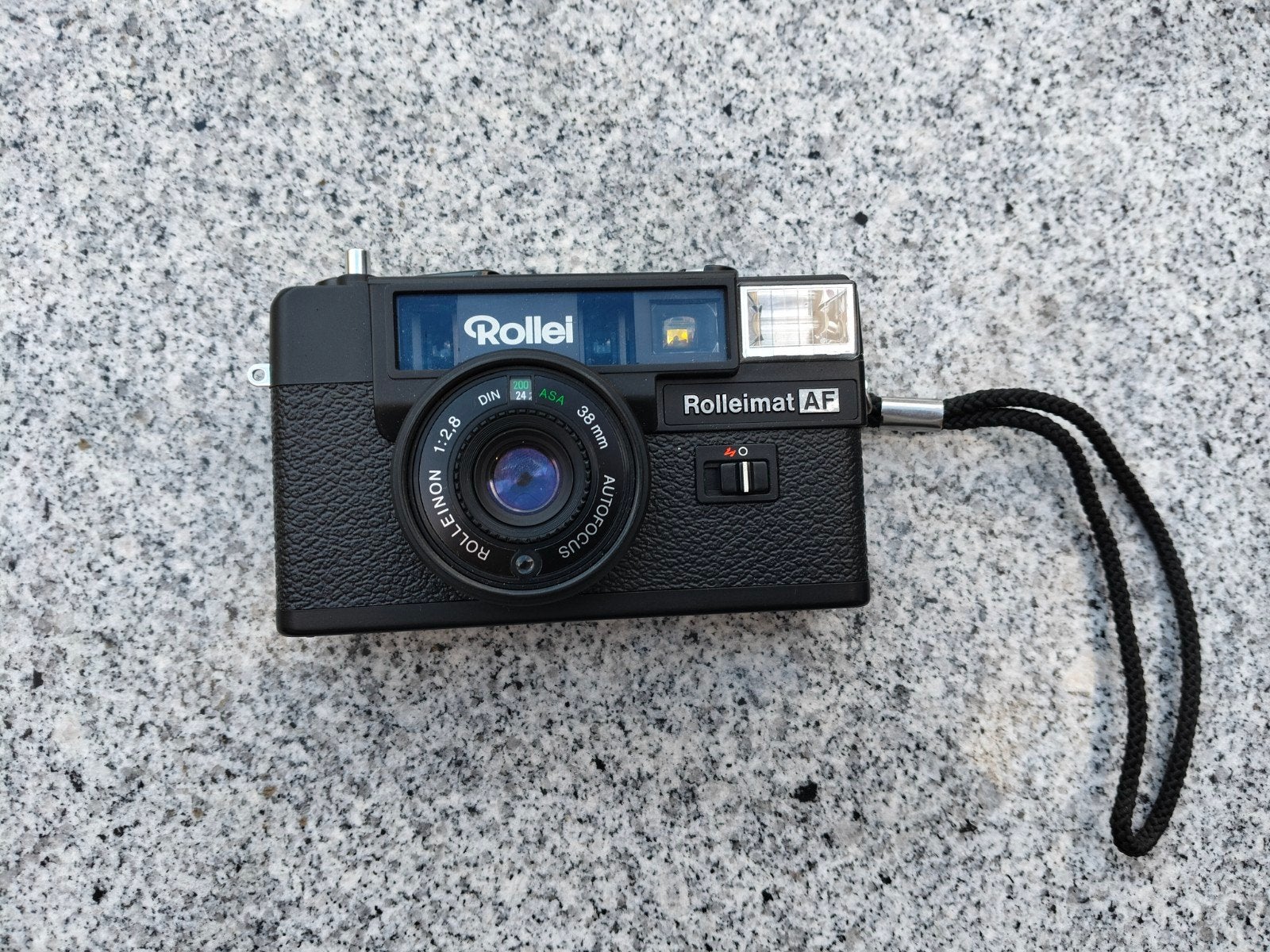 Rolleimat AF camera, Ophalen