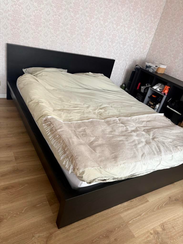 MALM Ikea bed - zwart, Huis en Inrichting, Slaapkamer | Bedden, Zwart, Tweepersoons, Zo goed als nieuw, 180 cm