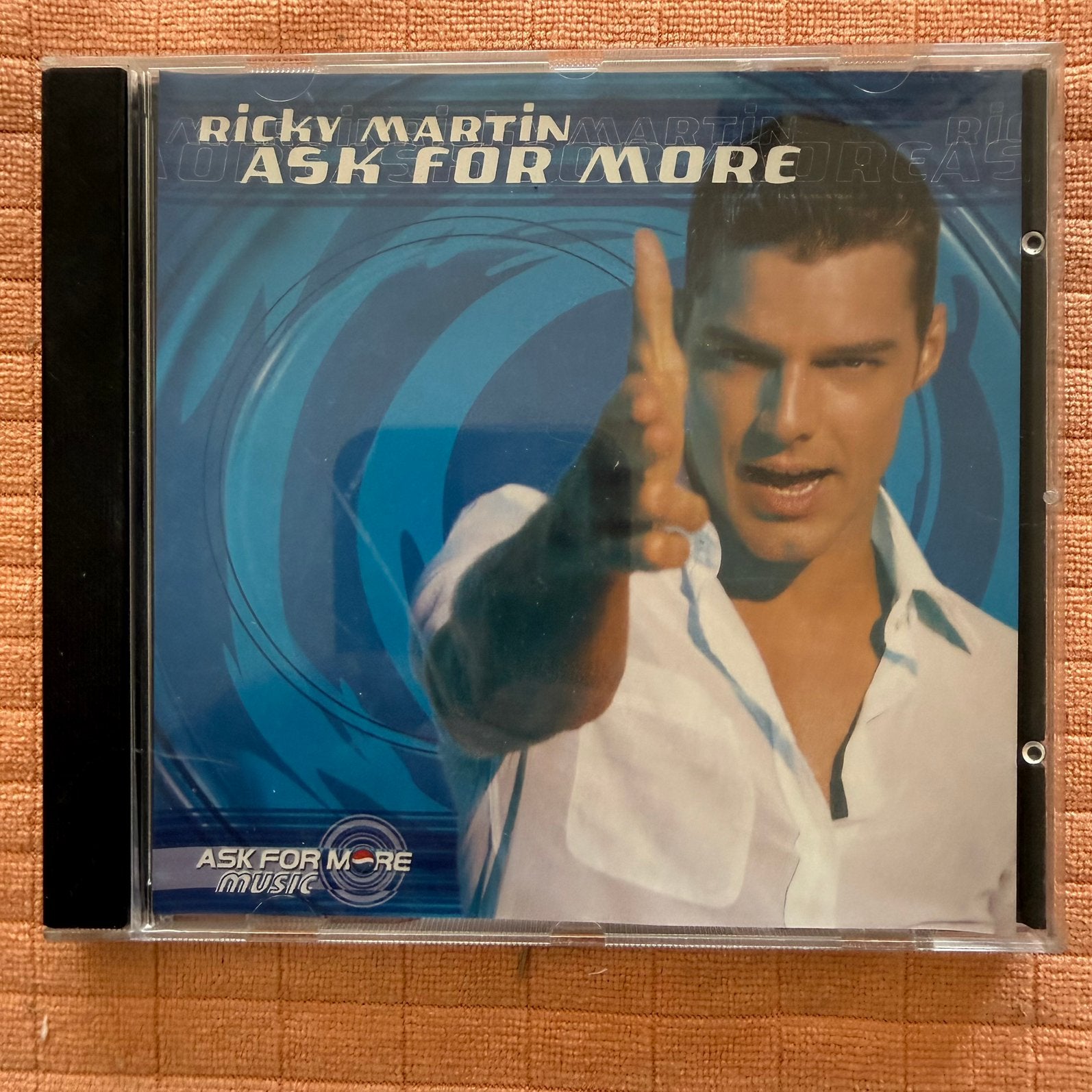 Dr Ricky Martin, CD & DVD, Enlèvement, Comme neuf