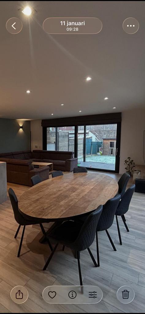 Mooie ovale eettafel met 10 lederen stoelen, Ophalen, Zo goed als nieuw