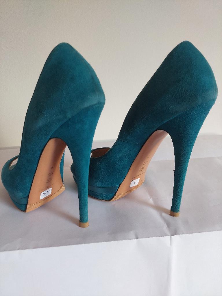 317C* Casadei - sexy blauwe pumps hoge hakken vol leer 39, Kleding | Dames, Pumps, Gedragen, Casadei, Verzenden