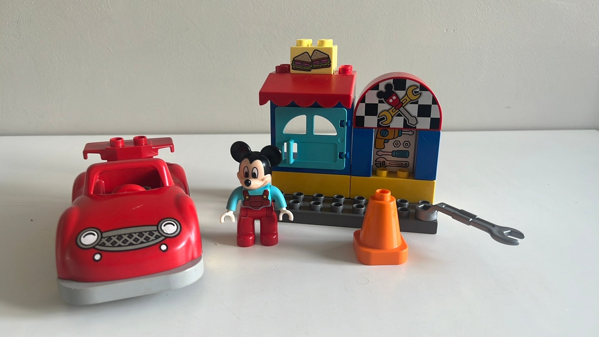 Duplo Disney Junior Mickey's Werkplaats Set 10829, Kinderen en Baby's, Ophalen of Verzenden, Zo goed als nieuw, Compleet, Complete set