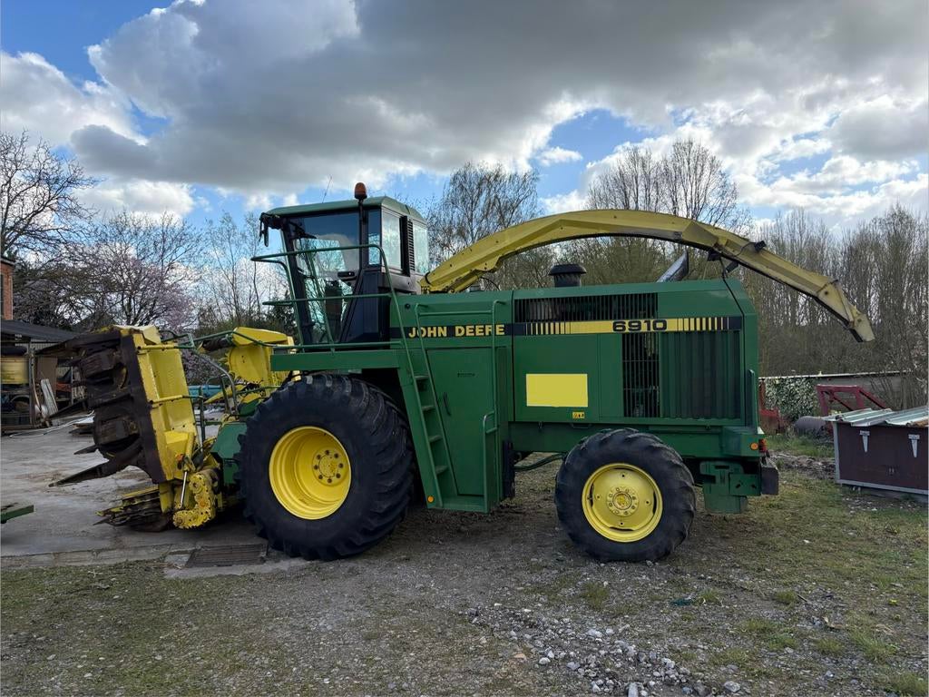 John Deer 6910 veldhakselaar + 2 hakselremorken, Zakelijke goederen, Ophalen, Oogstmachine
