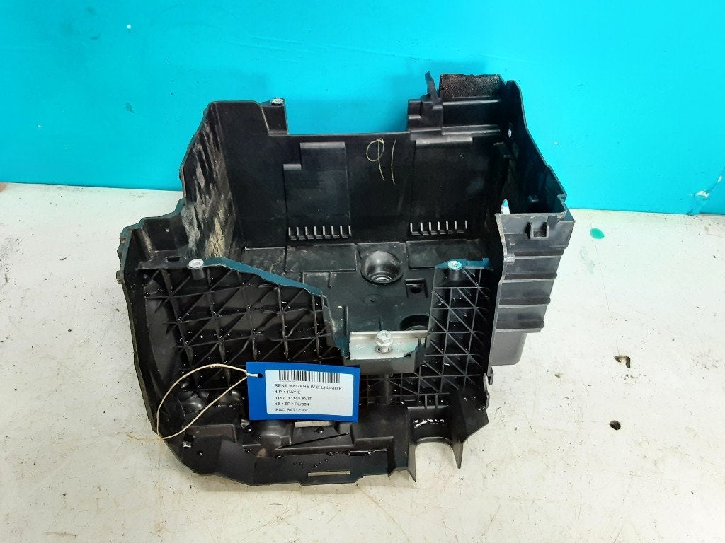 BAC A BATTERIE Renault Megane IV (RFBB) (01-2015/-), Renault, Mevr. I. Hauben, Utilisé, Rue de l'Espoir 34 34
4030  GRIVEGNÉE, BE