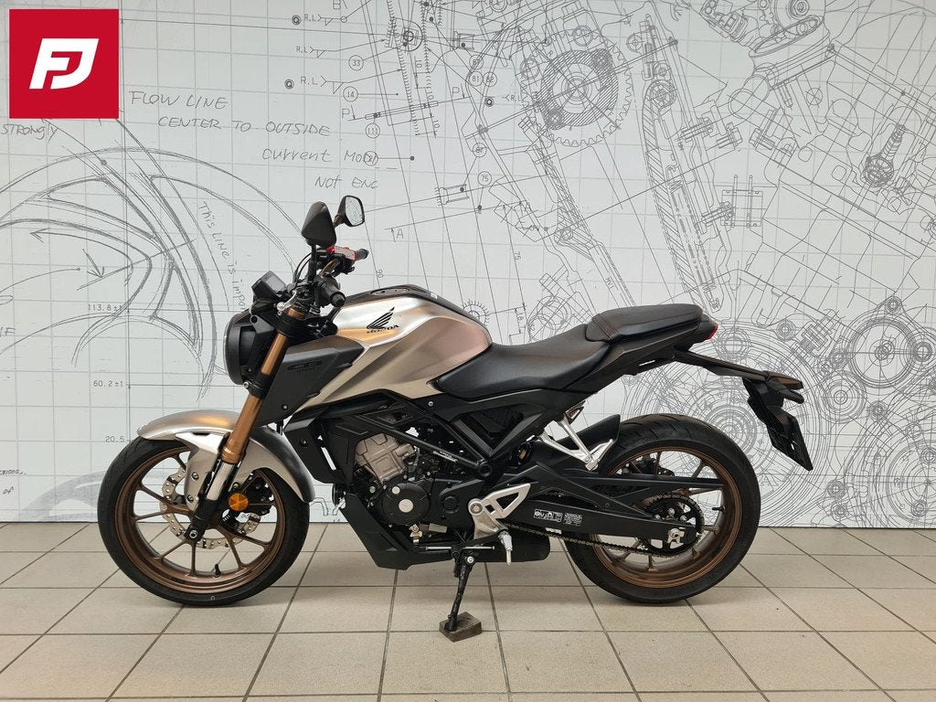 Honda CB125R (bj 2024), Motoren, Bedrijf, 125 cc, Overig, 11 kW of minder