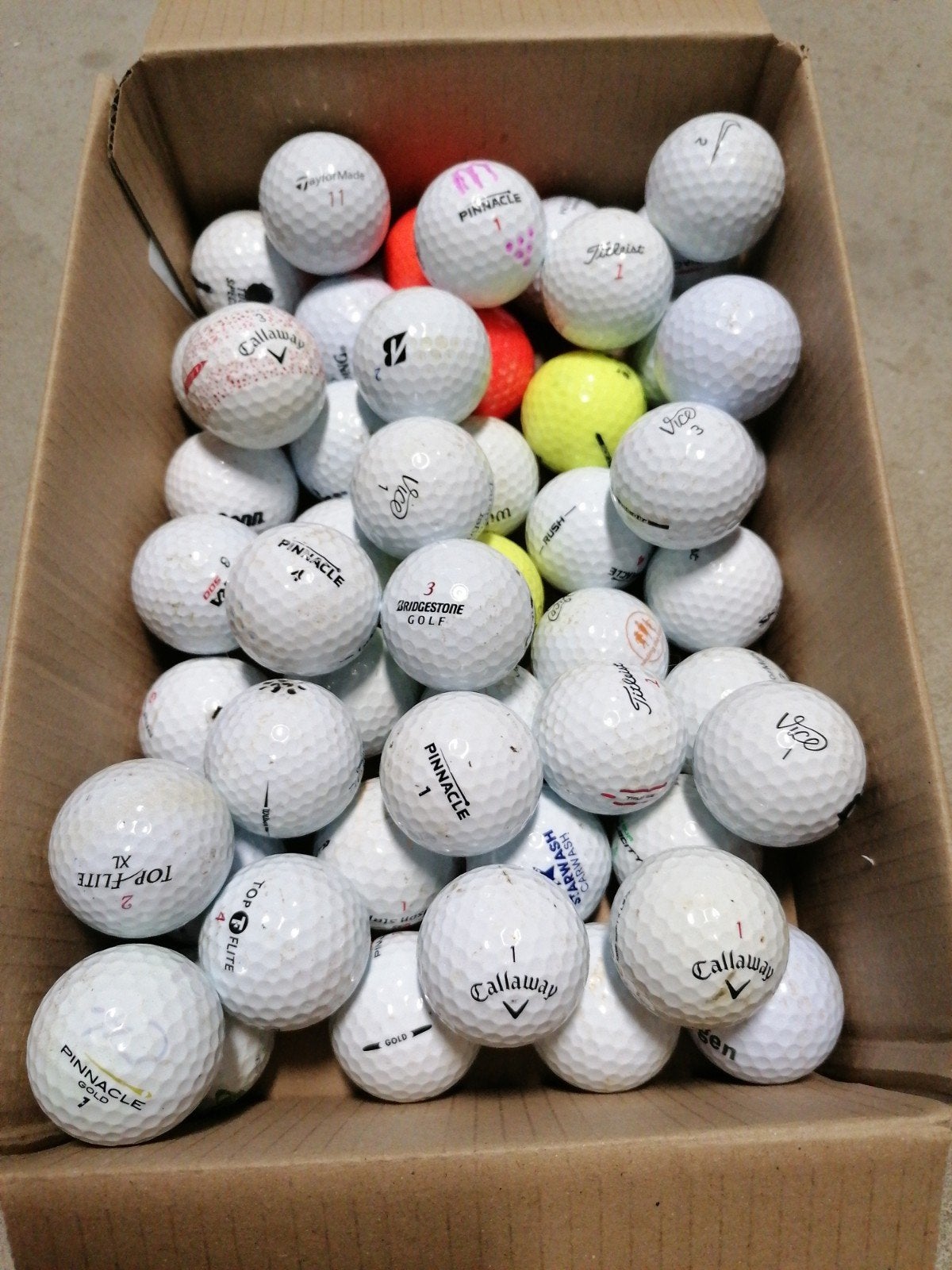Lot de 50 balles de golf vice , Pinnacle, Callaway .., Sport en Fitness, Golf, Ophalen of Verzenden, Bal(len)