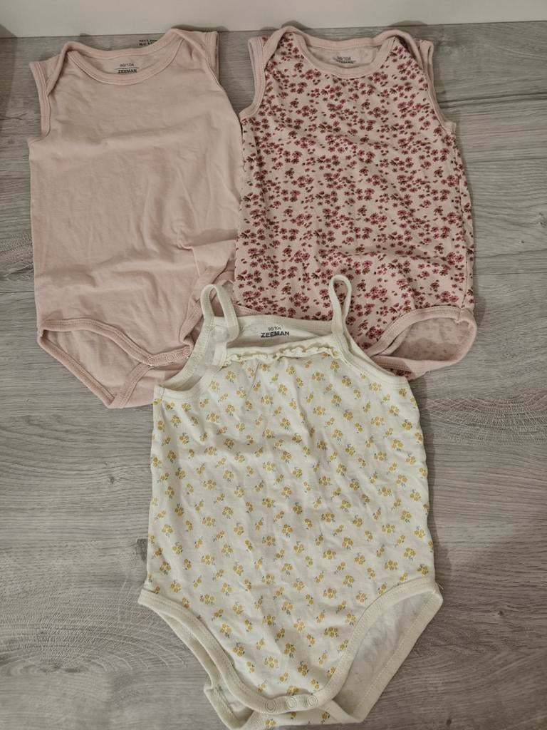 Lot de 3 bodies manches courtes 98-104, Enfants & Bébés, Vêtements enfant | Taille 98, Enlèvement ou Envoi