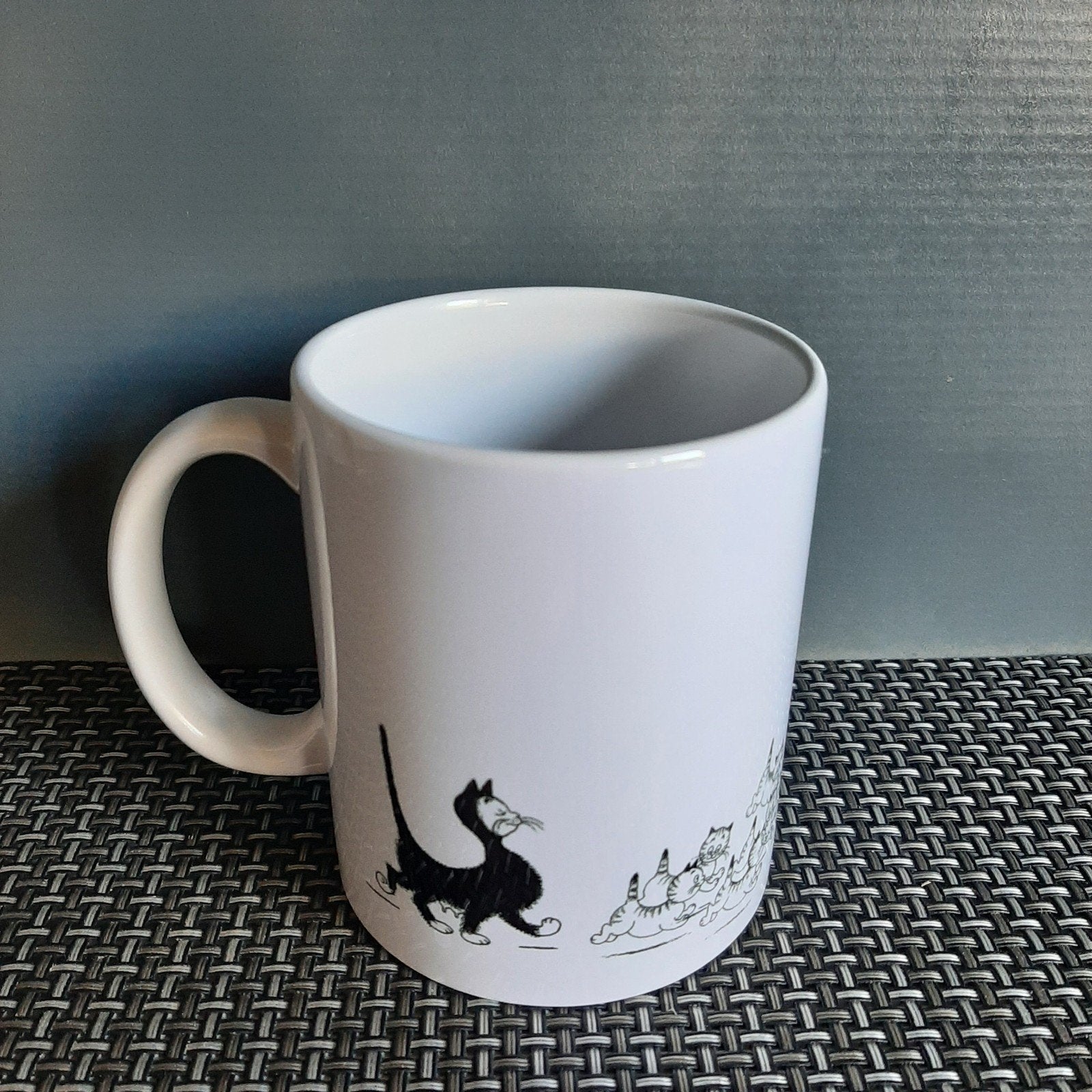 Tasse  Les chats. Albert Dubout, Enlèvement