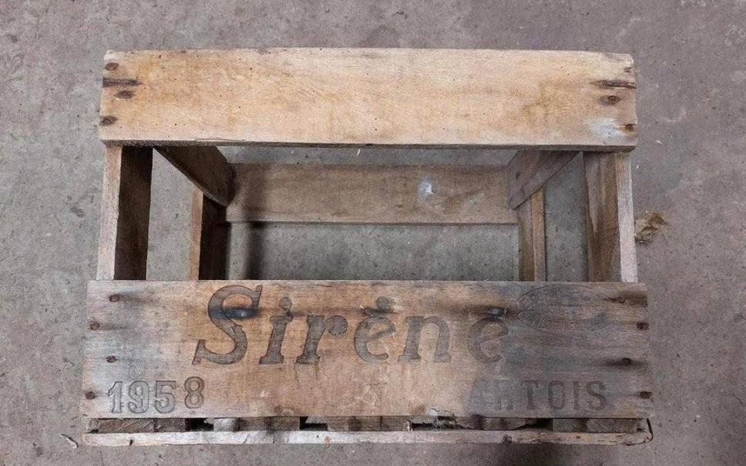 Vintage houten bierkrat Sirène Artois 1958 – oude flessenkra, Ophalen