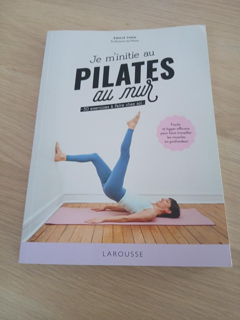 Pilates-boek aan de muur, Boeken, Ophalen of Verzenden
