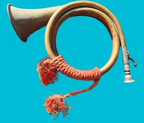 🟡 Charmant cor de chasse en laiton 📯 décoratif (Ø 17 cm), Enlèvement ou Envoi, Utilisé, Autres types