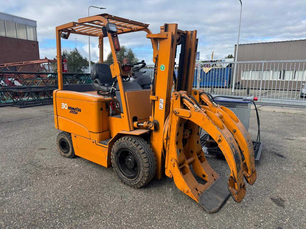 Chargeur élévateur Komatsu FB30EX-8 3000KG avec pince et r, Articles professionnels, Machines & Construction | Chariots élévateurs & Transport interne