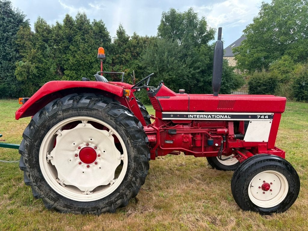 international 744, Ophalen, Oldtimer, Case IH, Tot 80 Pk