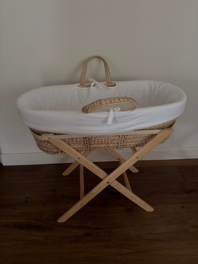 Babywieg wit rotan met matras, Ophalen, Zo goed als nieuw, Wieg