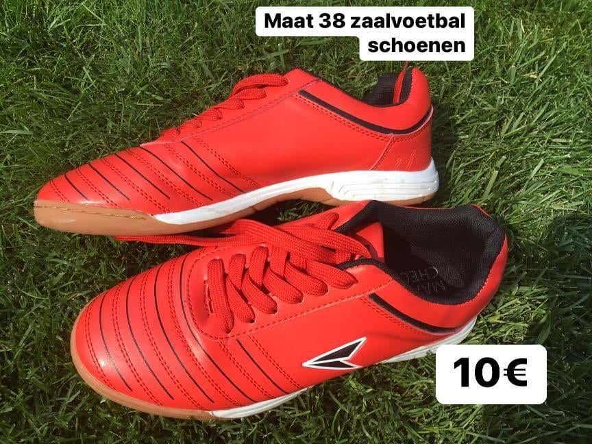Zaalvoetbal schoenen maat 38, Sport en Fitness, Voetbal, Ophalen, Schoenen
