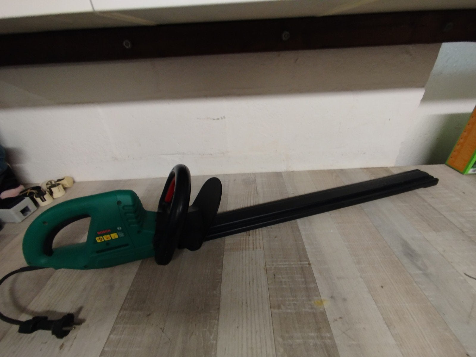 Electrische heggenschaar, merk Bosch groot mes 60cm ., Ophalen
