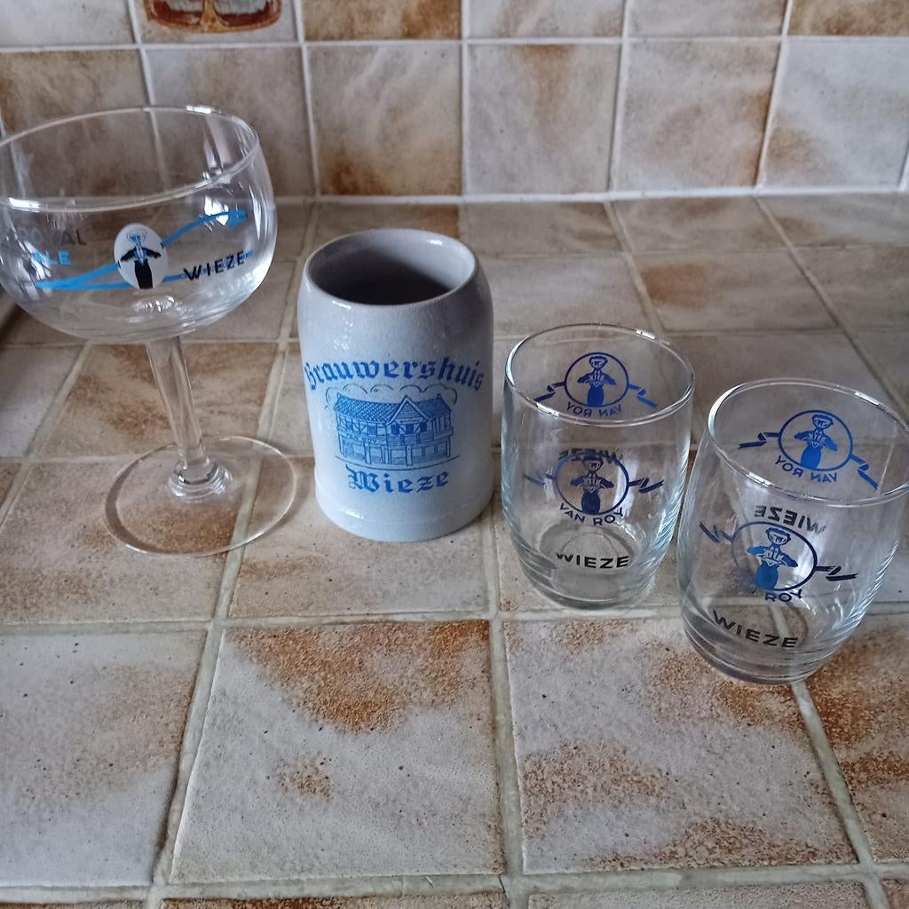 4 pots en verre, Enlèvement ou Envoi