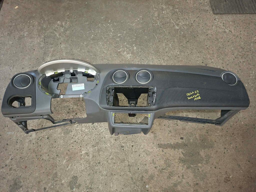 A vendre tableau de bord Seat Ibiza 6J 2009 à 2012, Enlèvement, Utilisé, Seat