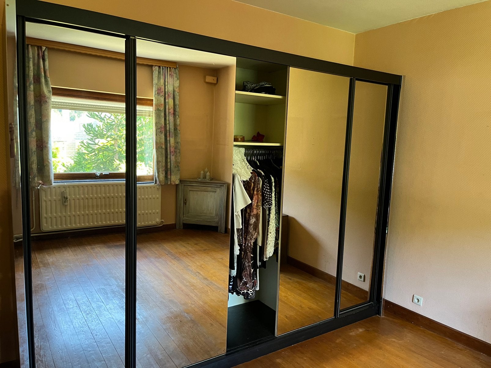 Armoire à glace à portes coulissantes, 200 cm ou plus, Avec espace de penderie, Verre, Enlèvement