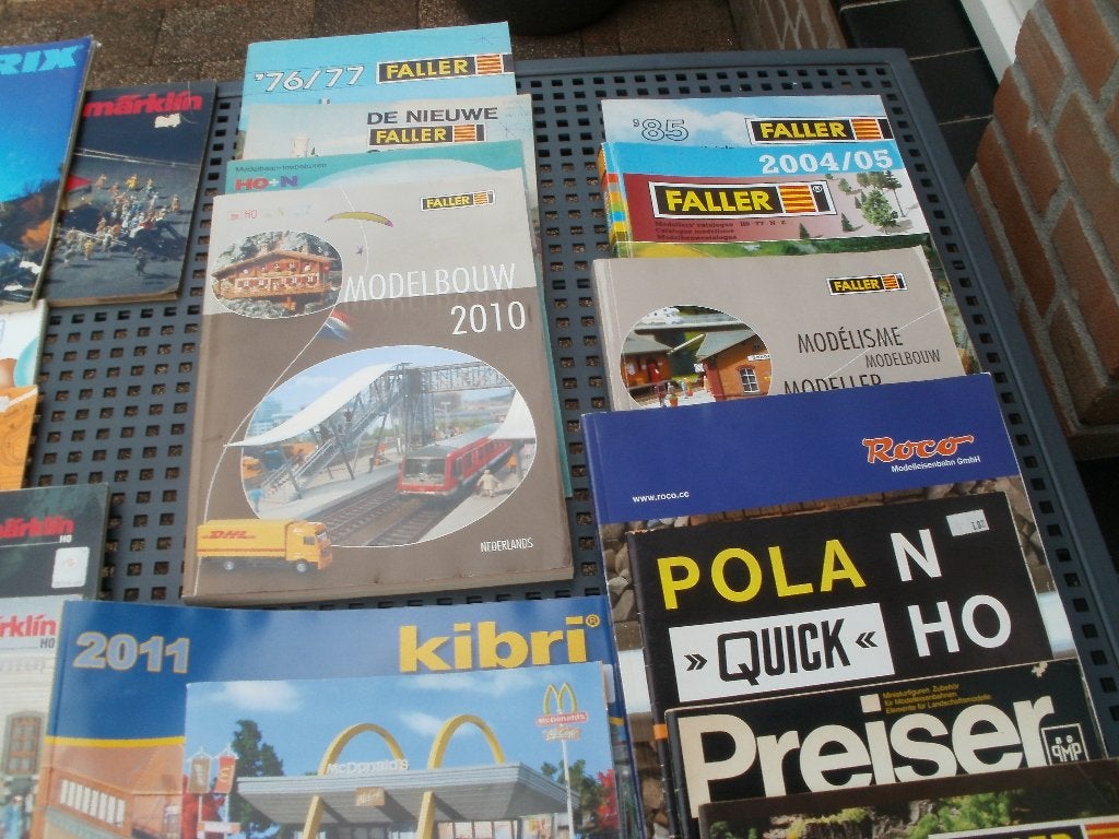 Mega Partij Ho Marklin/Fleischman,lima,trix div.catalogussen, Ophalen, Wisselstroom, Gebruikt, Boek, Tijdschrift of Catalogus