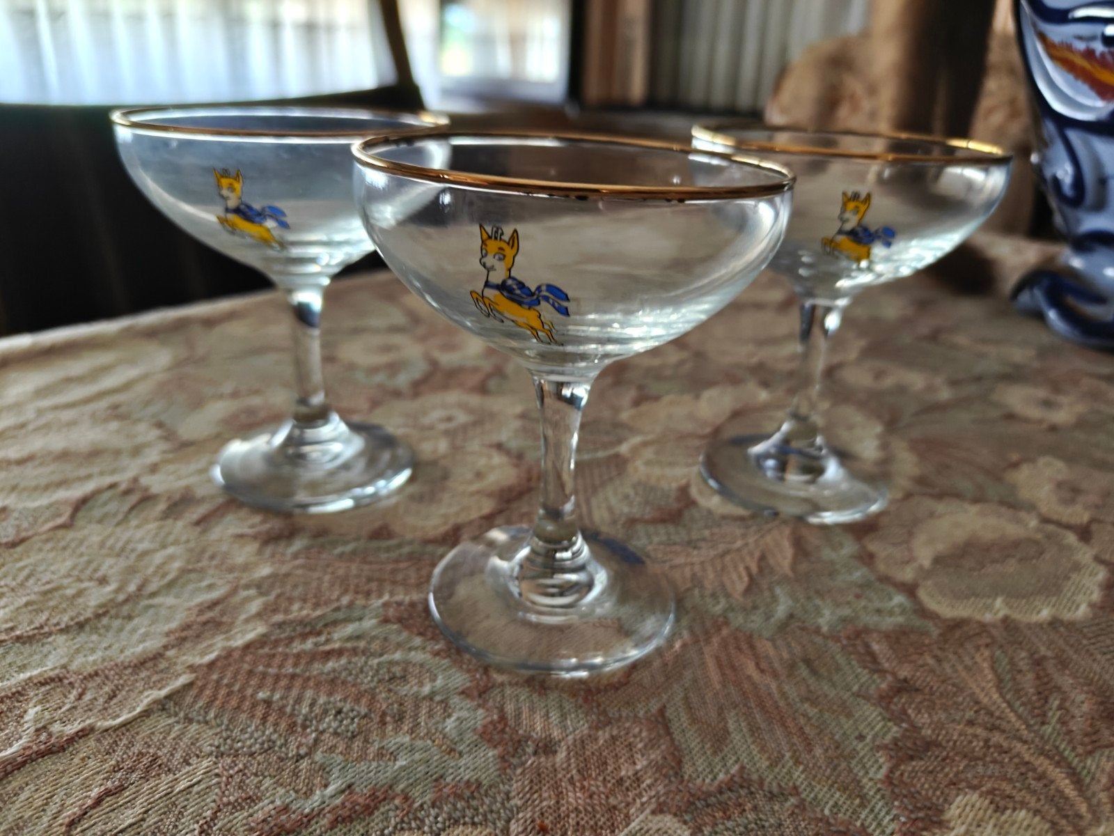 Oude mooie glaasjes babycham, Ophalen