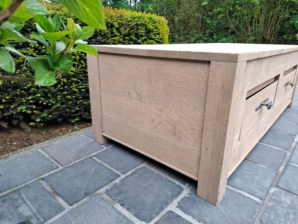 Table basse en chêne massif. Aérogommé., Maison & Meubles, Armoires | Dressoirs, Enlèvement ou Envoi