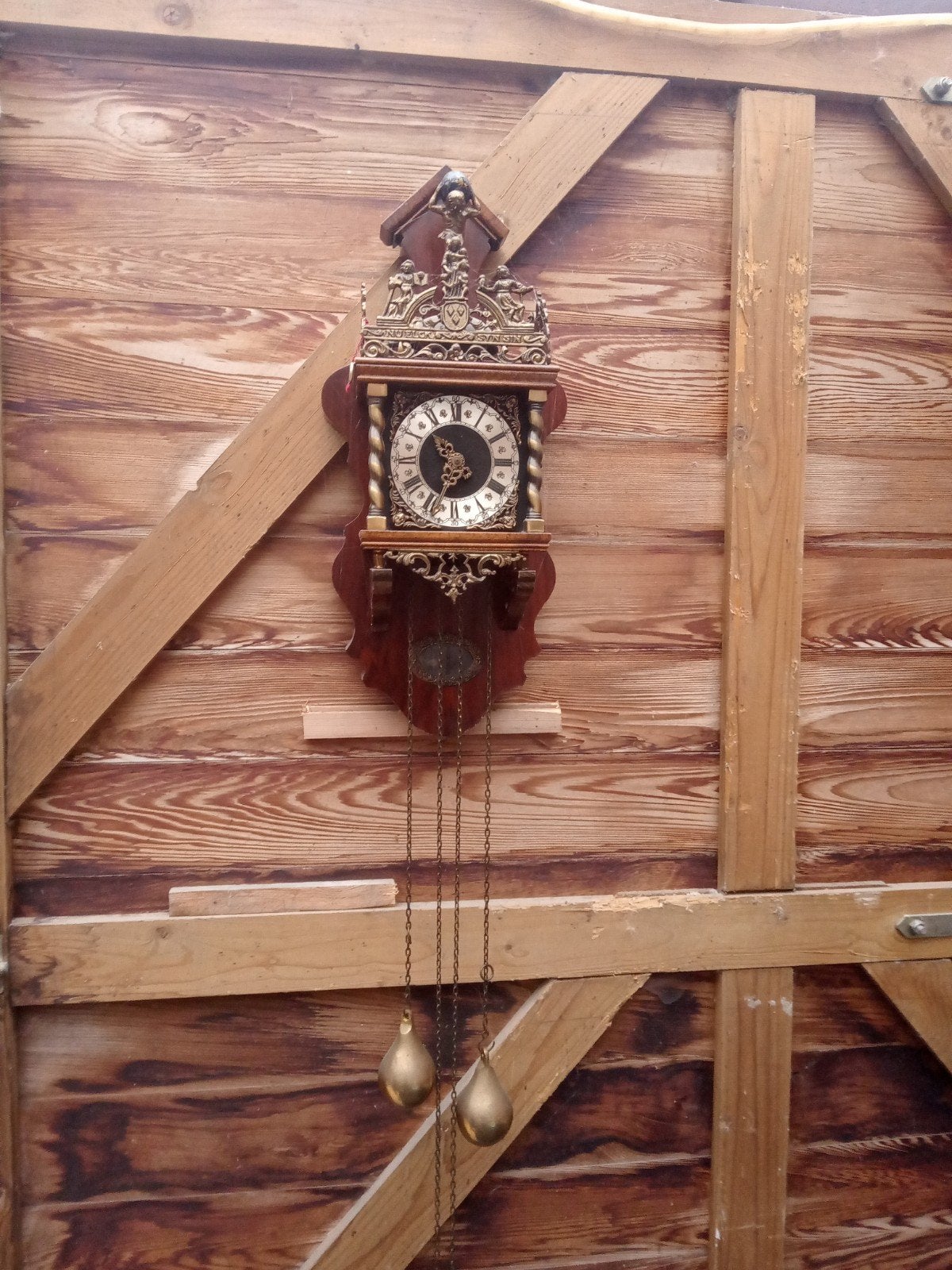 belle horloge ancienne, Enlèvement