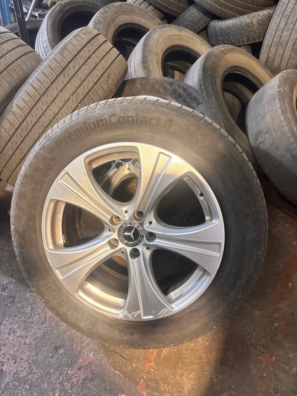4 jantes + pneu 18 pouce mercedes glc, Autos : Pièces & Accessoires, Enlèvement, 18 pouces, Jante(s)