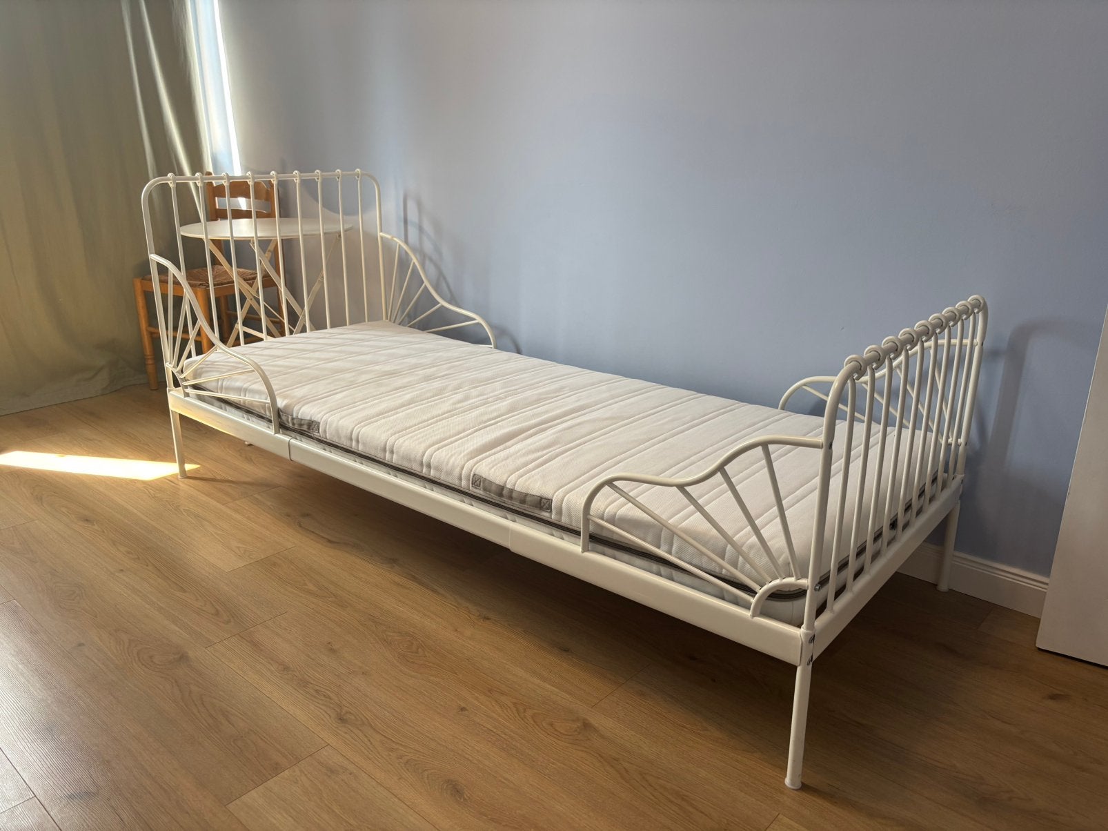 Minnen Ikea kids bed and a mattress . 2 beds, 2 mattresses, Enlèvement, Comme neuf