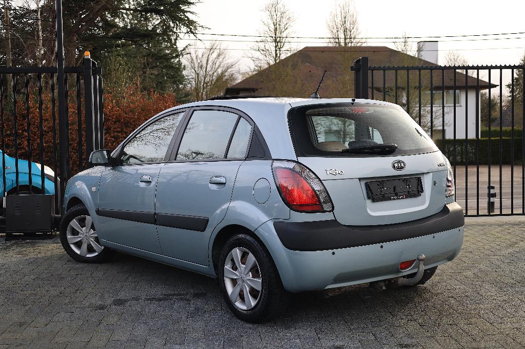 Kia Rio 1.6i | Automaat | Open-Dak | Airco |, Automaat, Leder, Bedrijf, 5 zetels