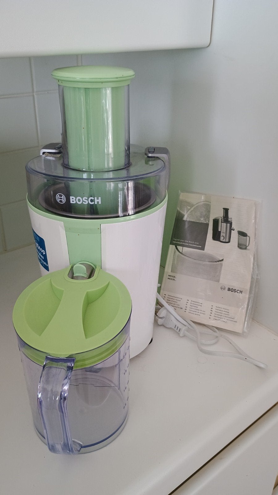 Een sap- en groentencentrifruge Bosch +gebruiksaanwij, Ophalen