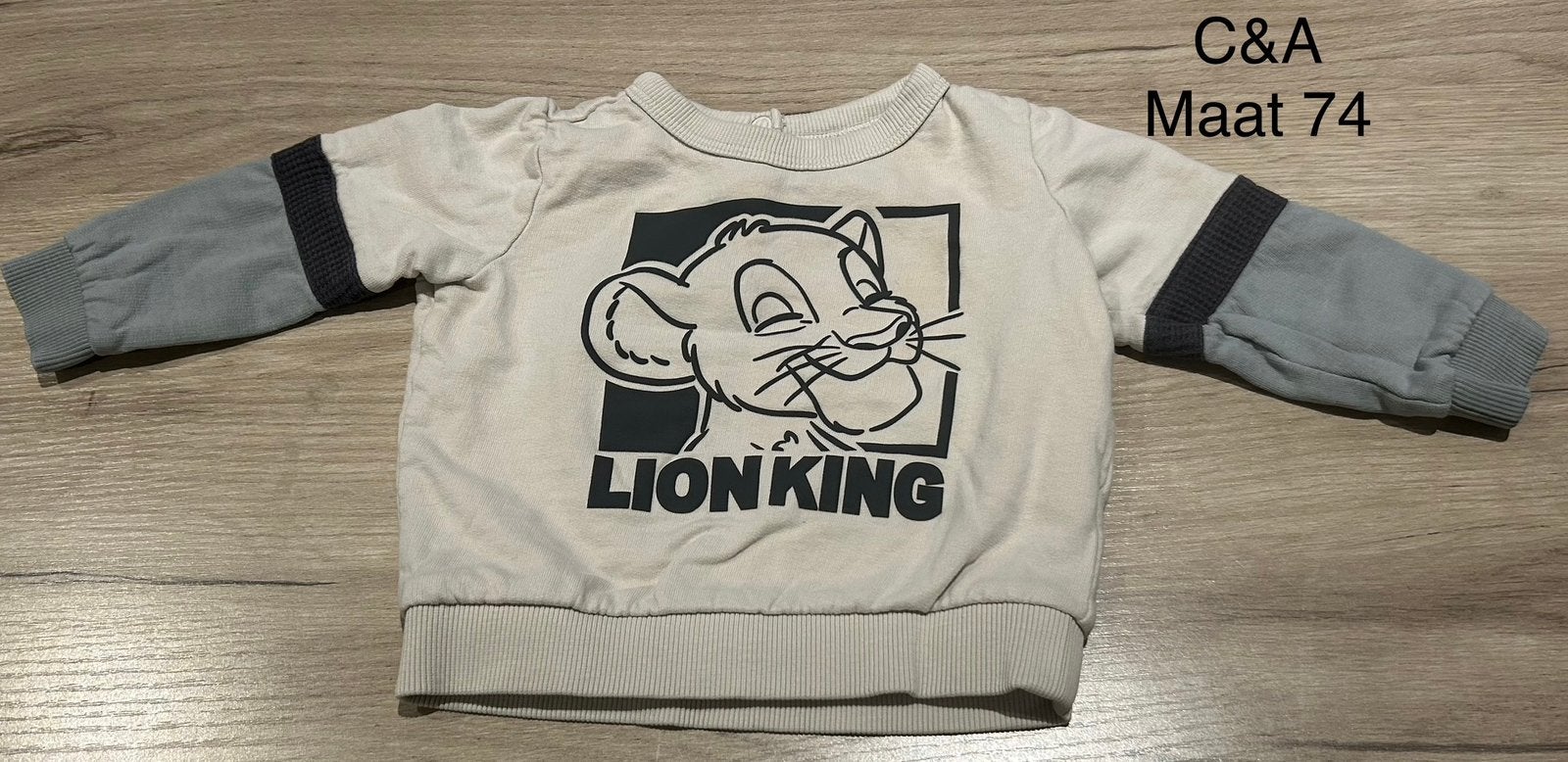 Trui Lion King (C&A, maat 74), Enlèvement ou Envoi, Comme neuf, Pull ou Veste