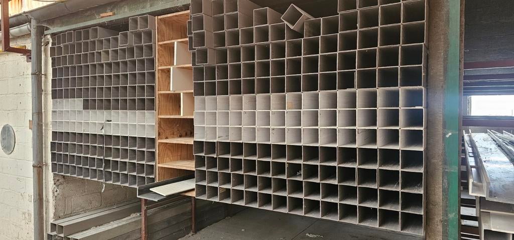 Te koop: stevige kunststof vierkante buizen, Jardin & Terrasse, Clôtures de jardin, Enlèvement, Synthétique