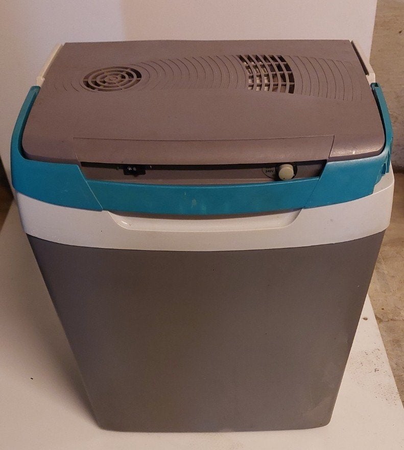 QUIGG Elektrische Camping/wagenbox 30L • 12V & 230V • Nieuw!, Ophalen, Nieuw, Koelbox, Elektrisch