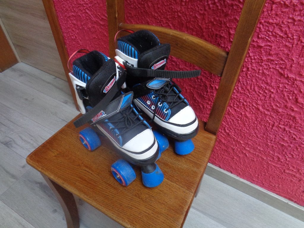Patin a roulettes pour enfant  32  _  35   10 euros la paire, Sport en Fitness, Skeelers, Ophalen, Zo goed als nieuw, Kinderen