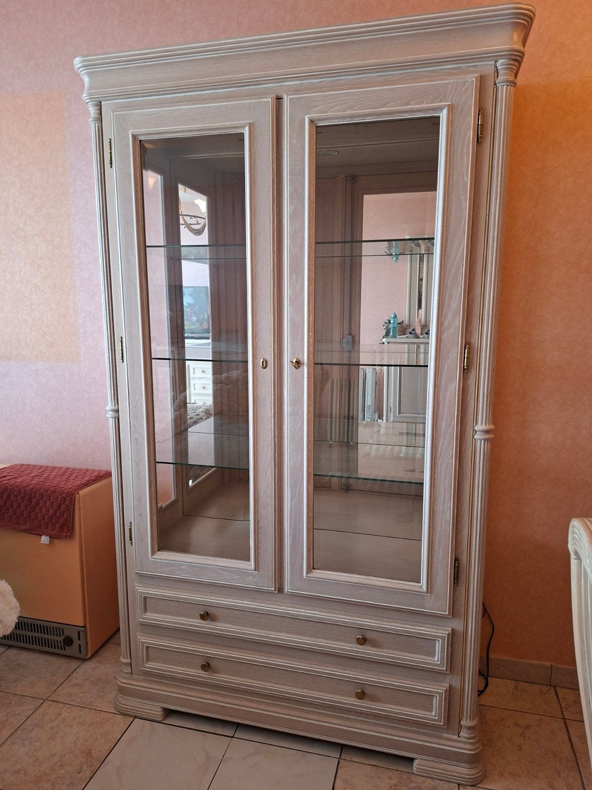 vitrine kast in eik met verlichting, Huis en Inrichting, Ophalen, Met lade(s)
