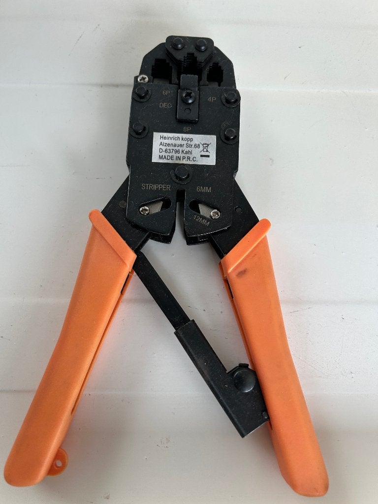 OUTIL À SERTIR RJ CONNECTORS, Enlèvement